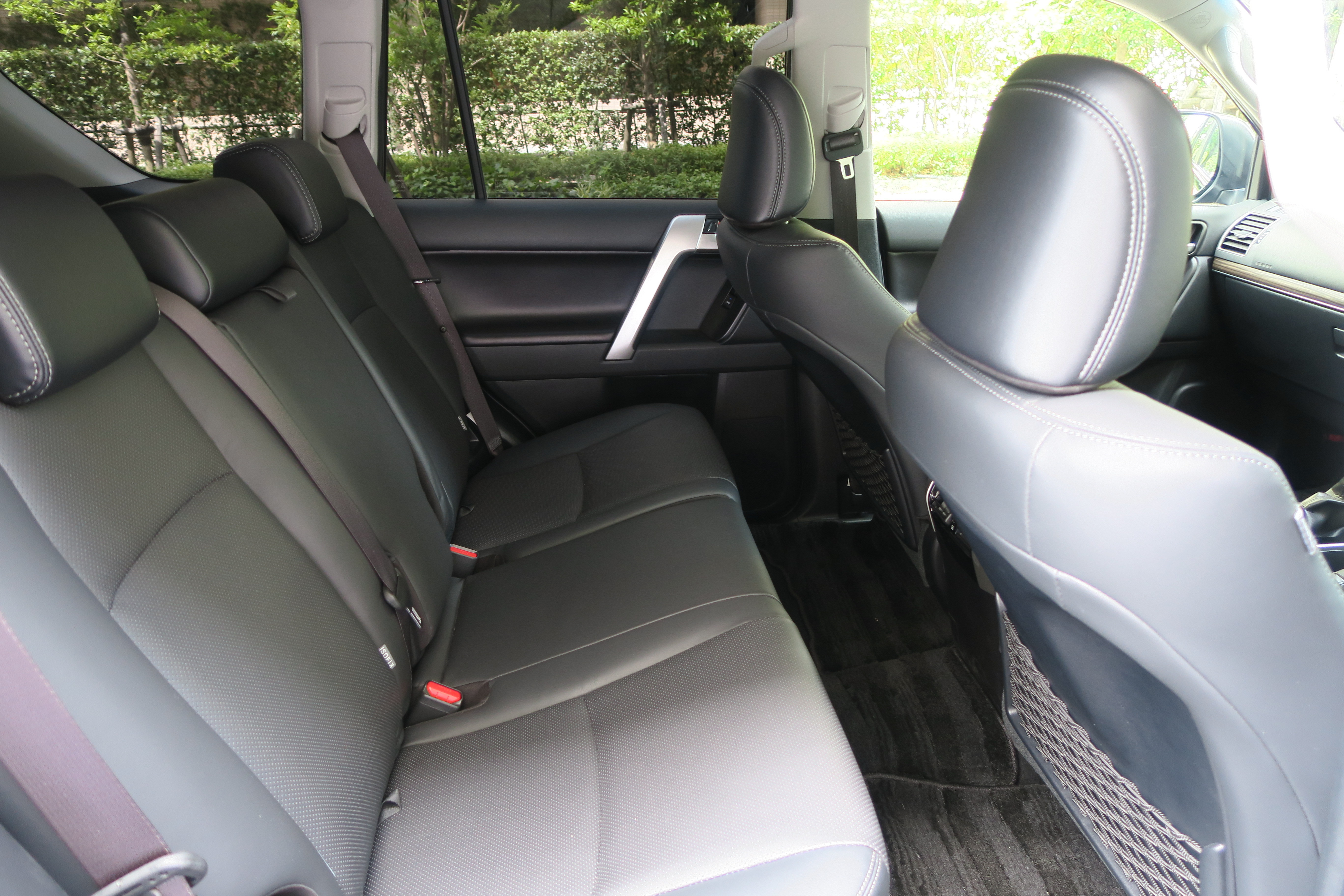 金融車　トヨタ　プラド 2.8 TX Lパッケージ　ディーゼルターボ　4WD10